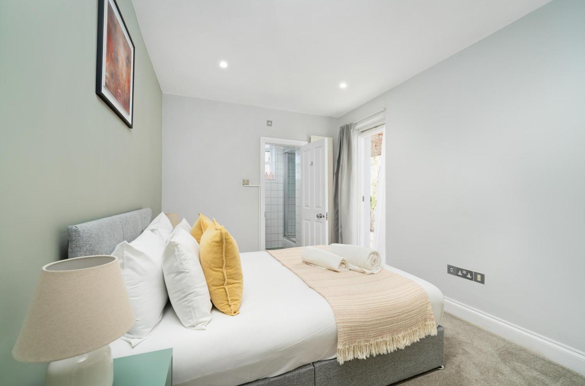 Chelsea Modern Apartment *