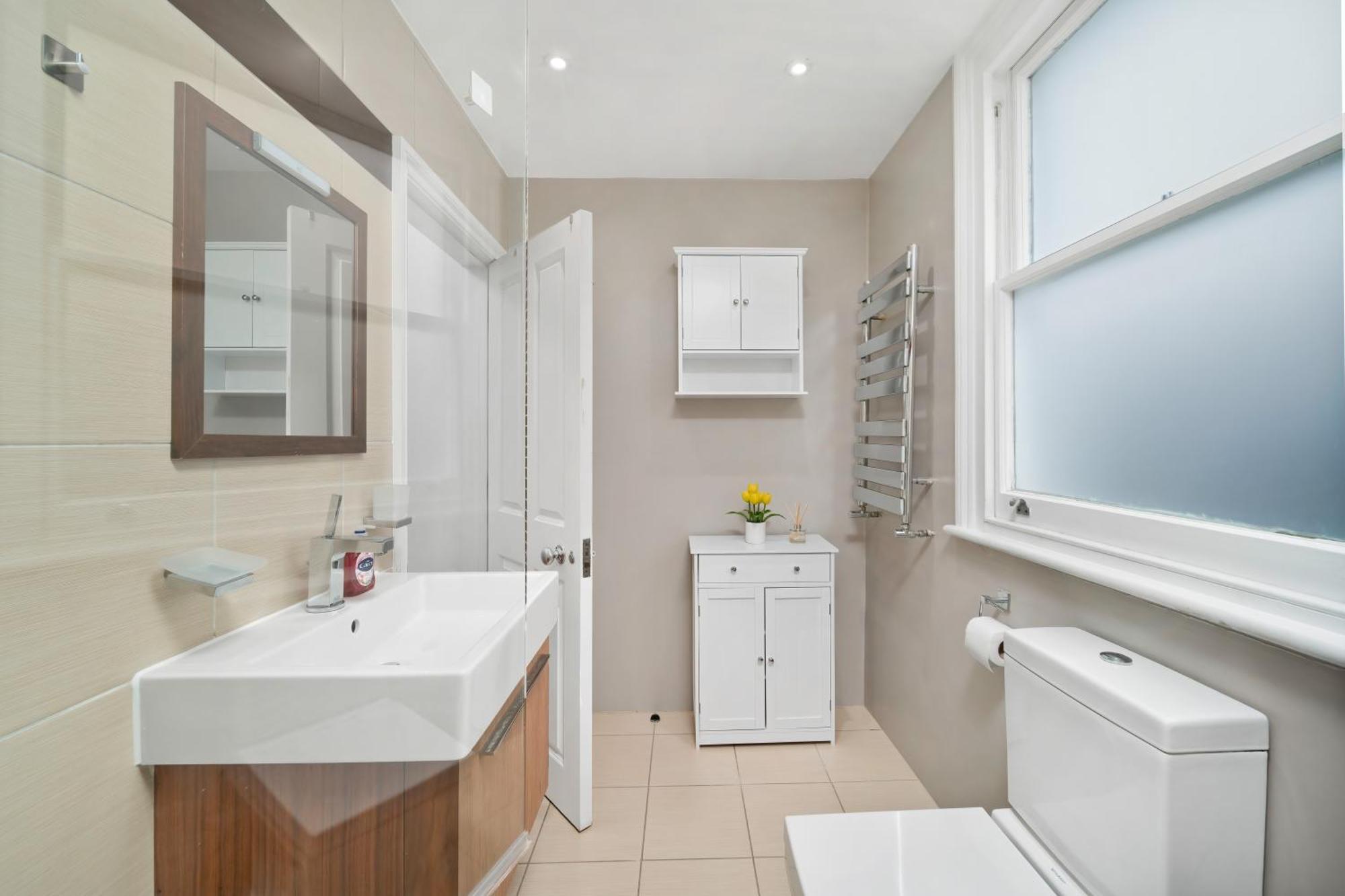Chelsea Modern Apartment