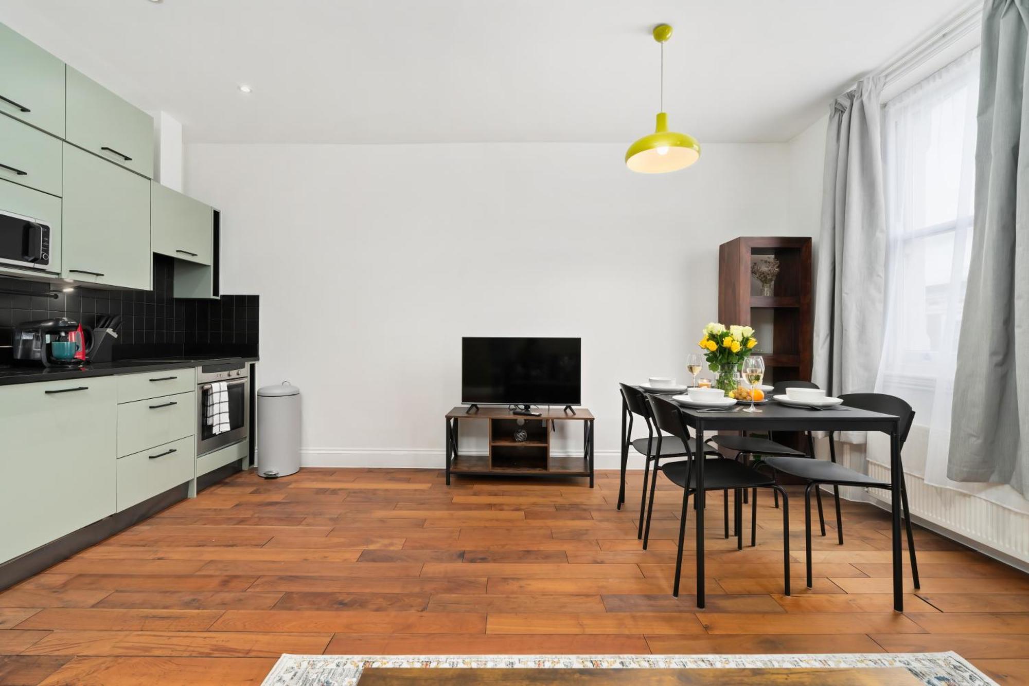 Chelsea Modern Apartment *